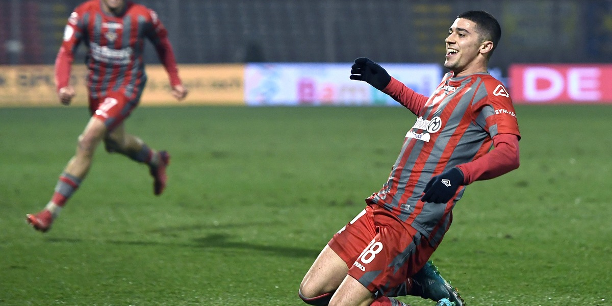 Pisa ko, la Cremonese vince ed è prima. Pari del Perugia