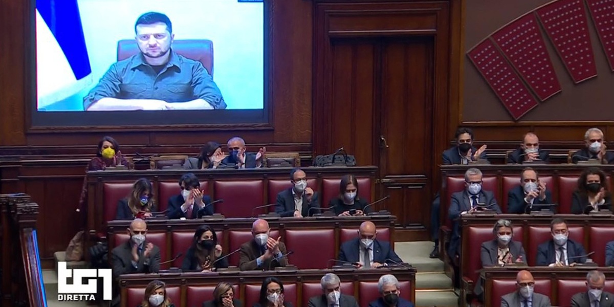 Guerra in Ucraina: il discorso di Zelensky al Parlamento italiano