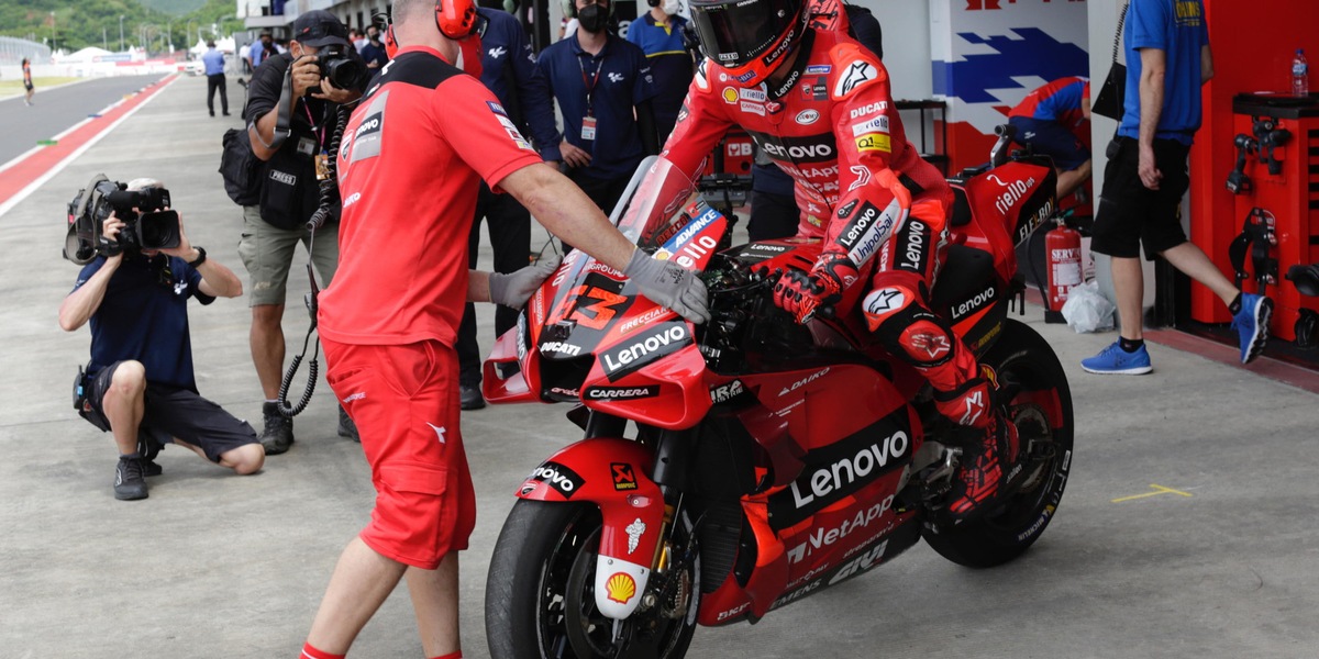 MotoGp: l'abbassatore consentito solo in partenza dal 2023