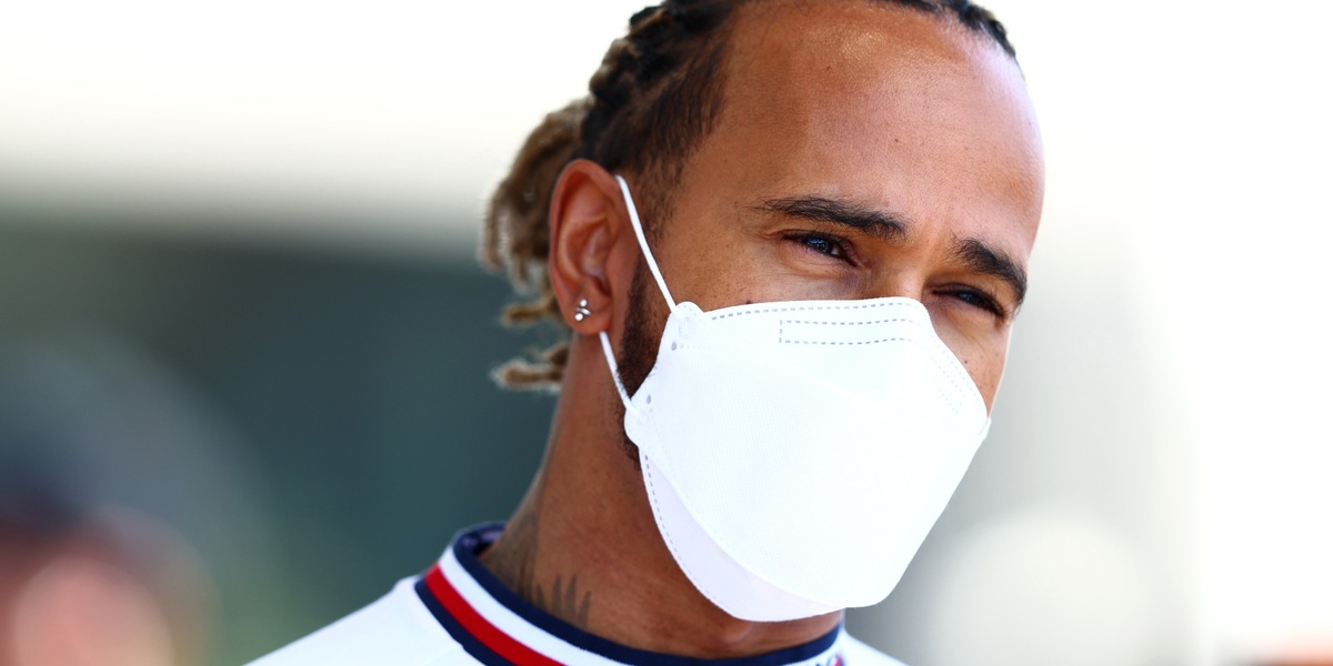 F1, Hamilton: "Bello vedere rivedere la Ferrari davanti"