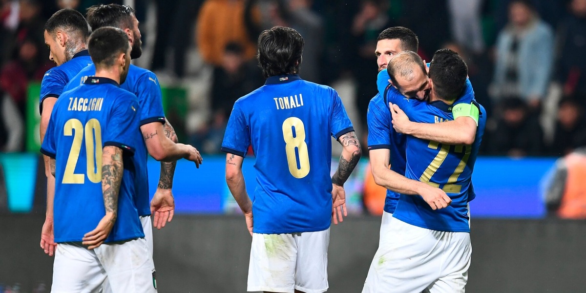 Italia fuori da Qatar 2022 ma resta 6ª nel ranking Fifa. Cambio al vertice