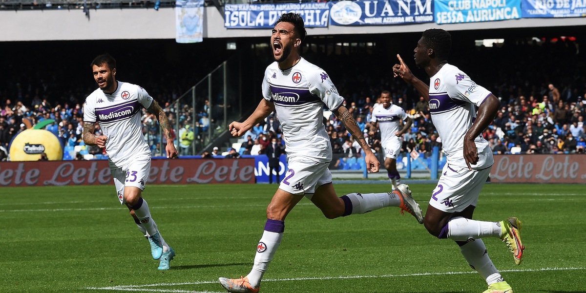 Il Napoli crolla, la Fiorentina vola con Gonzalez, Ikoné e Cabral