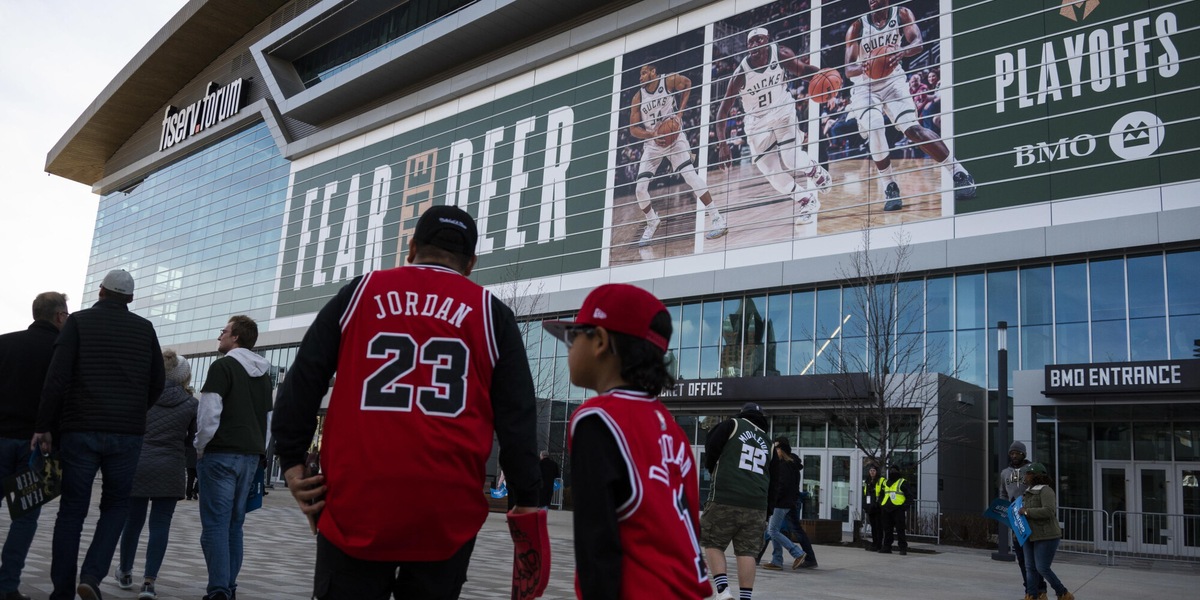 Playoff Nba, Suns e Bucks si portano avanti in gara 1