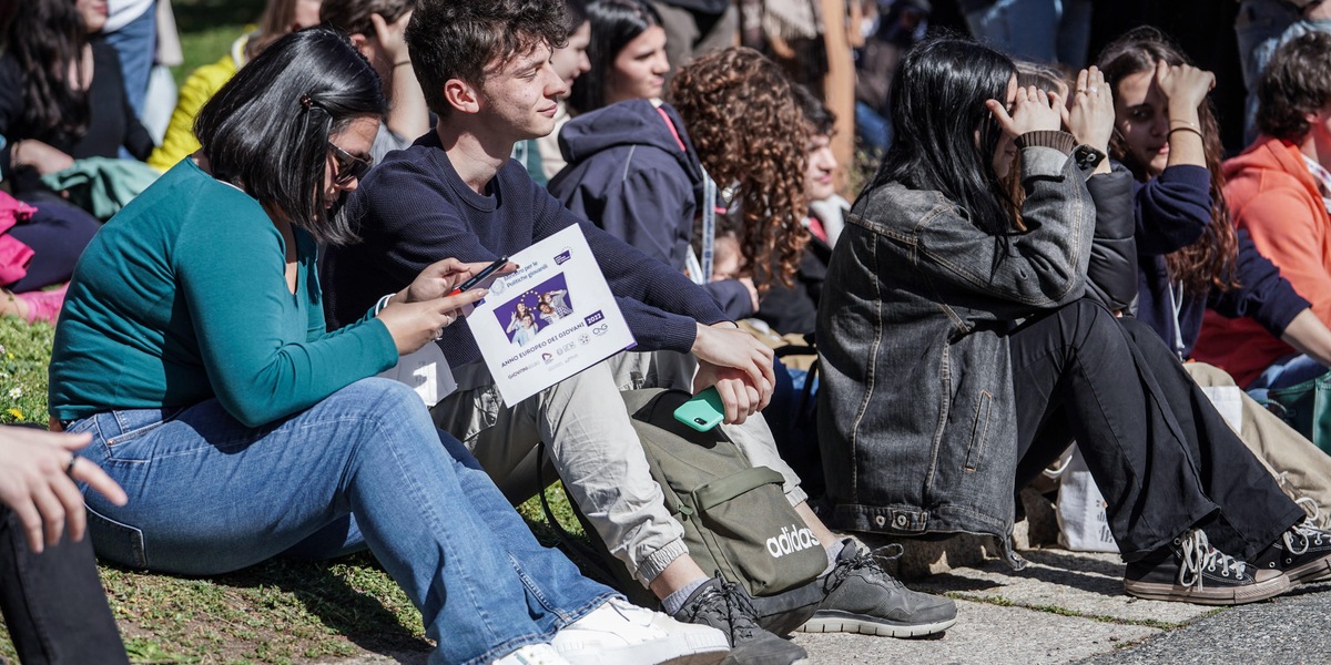Studenti italiani pessimisti: a preoccuparli clima e lavoro