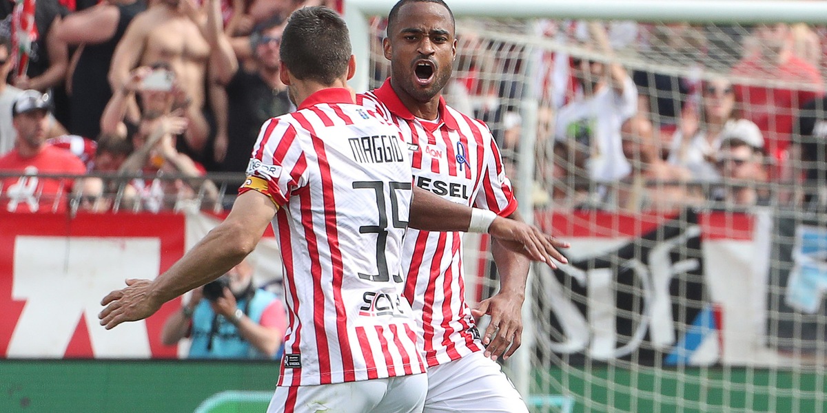 Serie B, il Vicenza beffa il Lecce: 2-1 al 103' e festa promozione rinviata