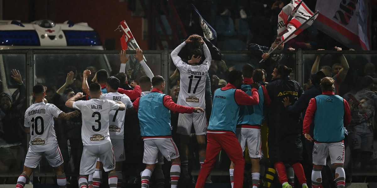 Festa Cremonese, in A dopo 26 anni. Il Monza ai play off