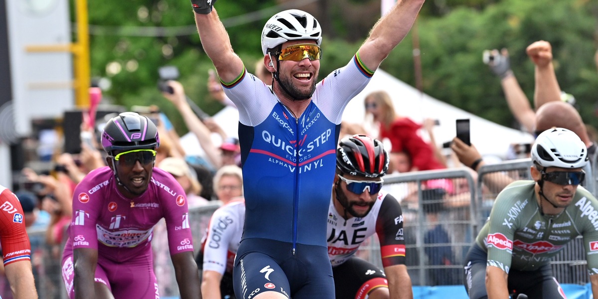 Giro, trionfo Cavendish nella terza tappa: Van der Poel ancora in rosa