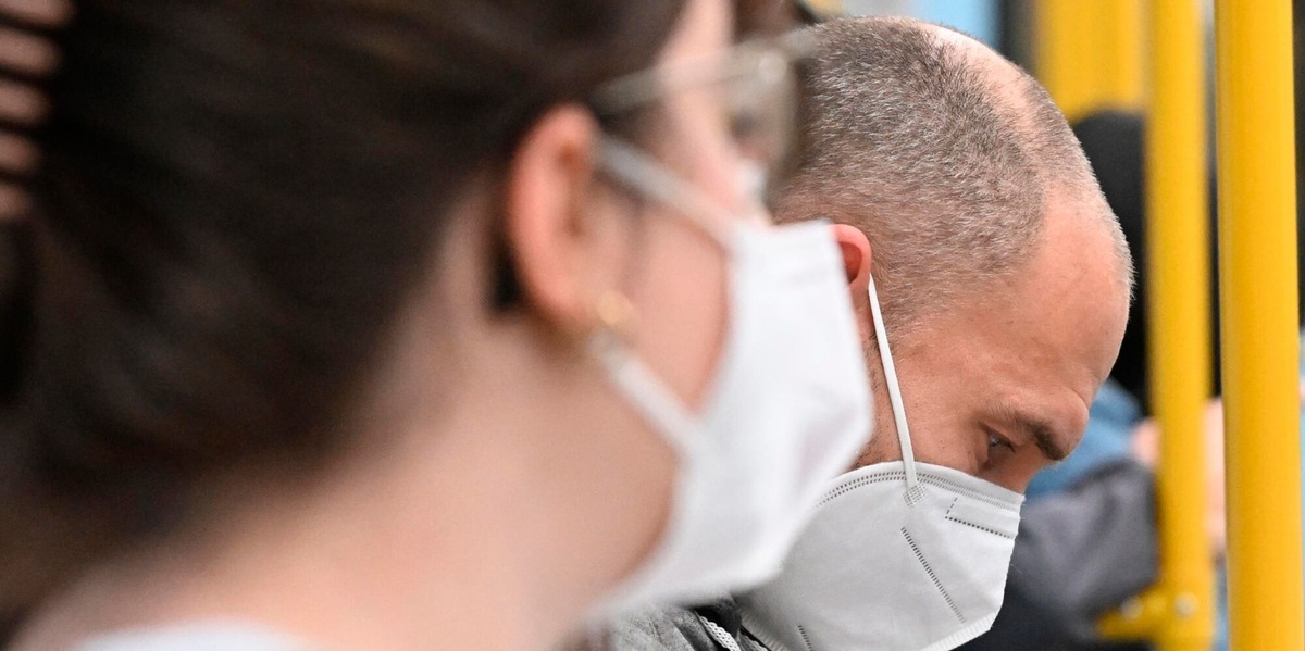 Covid, la rianimazione bocca a bocca funziona anche con la mascherina