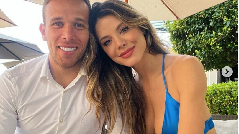 Arthur in love con Carolina: ma la Juve lo molla?