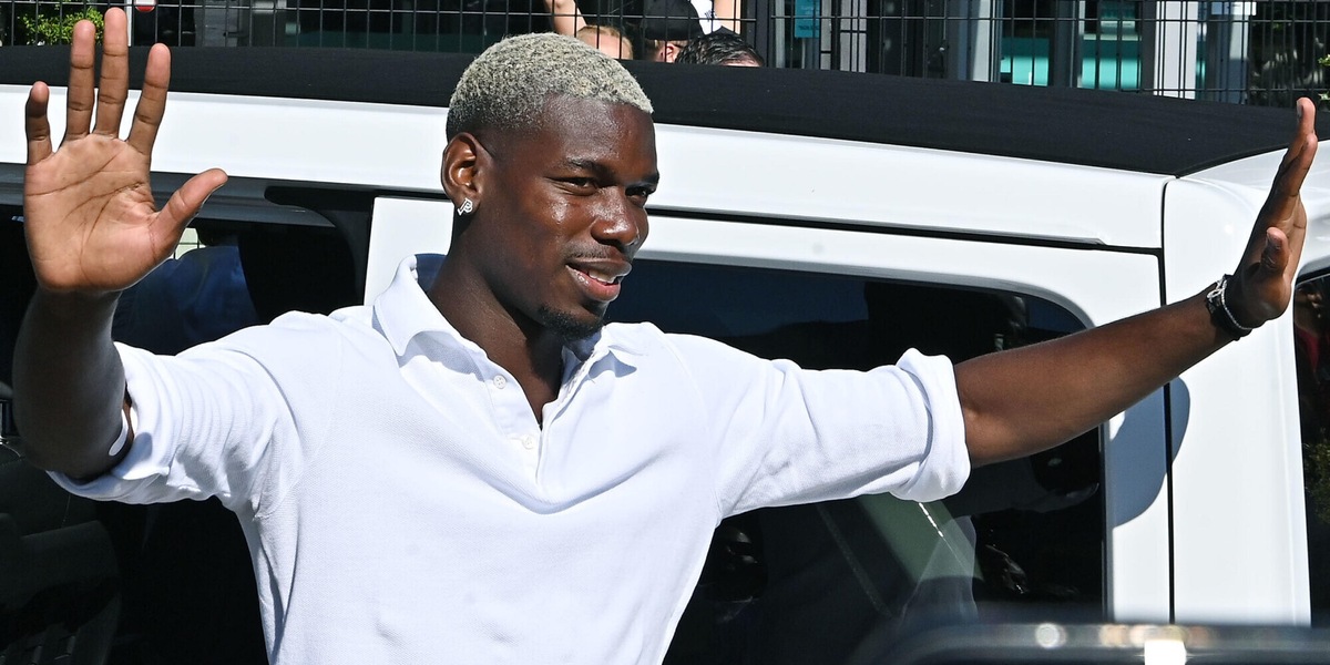 Pogba dal J Medical alla sede e per i tifosi è delirio continuo