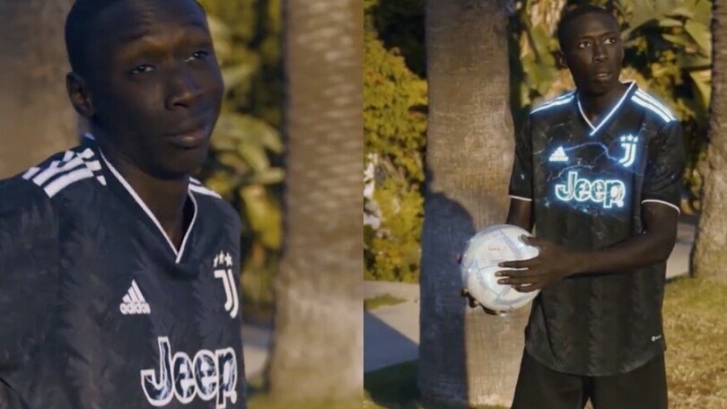 Khaby Lame svela la seconda maglia della Juve