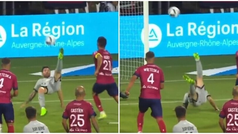 Messi incanta con un gran gol in rovesciata: è il primo in carriera