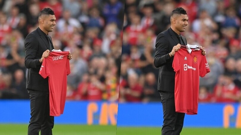 Manchester United, Casemiro mostra la sua maglia: Old Trafford impazzito