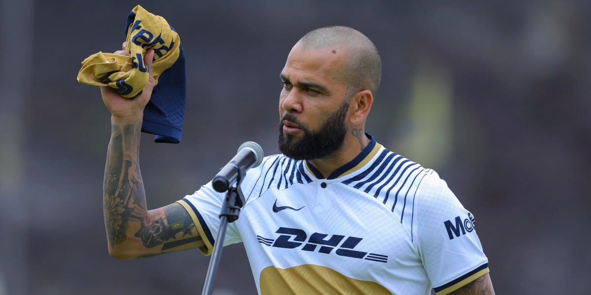 Dani Alves fischiato tutta la partita: sarà divorzio coi Pumas?