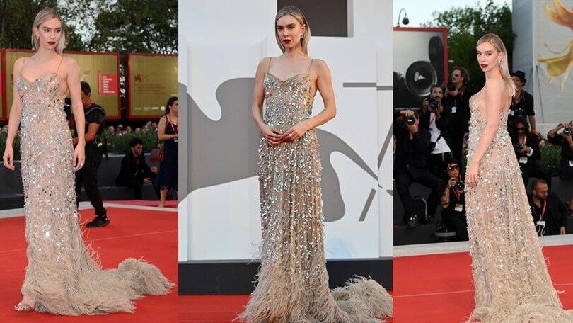 Vanessa Kirby infiamma il red carpet di Venezia 79