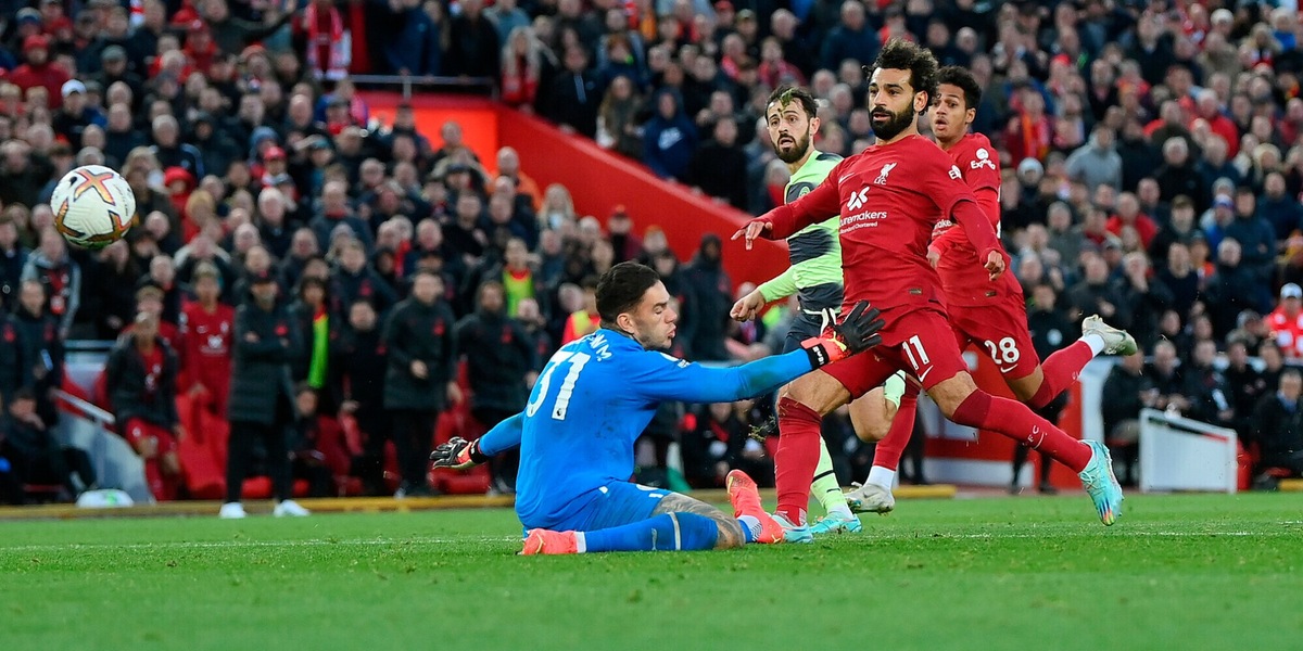 Premier League, il Liverpool fa festa con Salah: City ko. Espulso Klopp