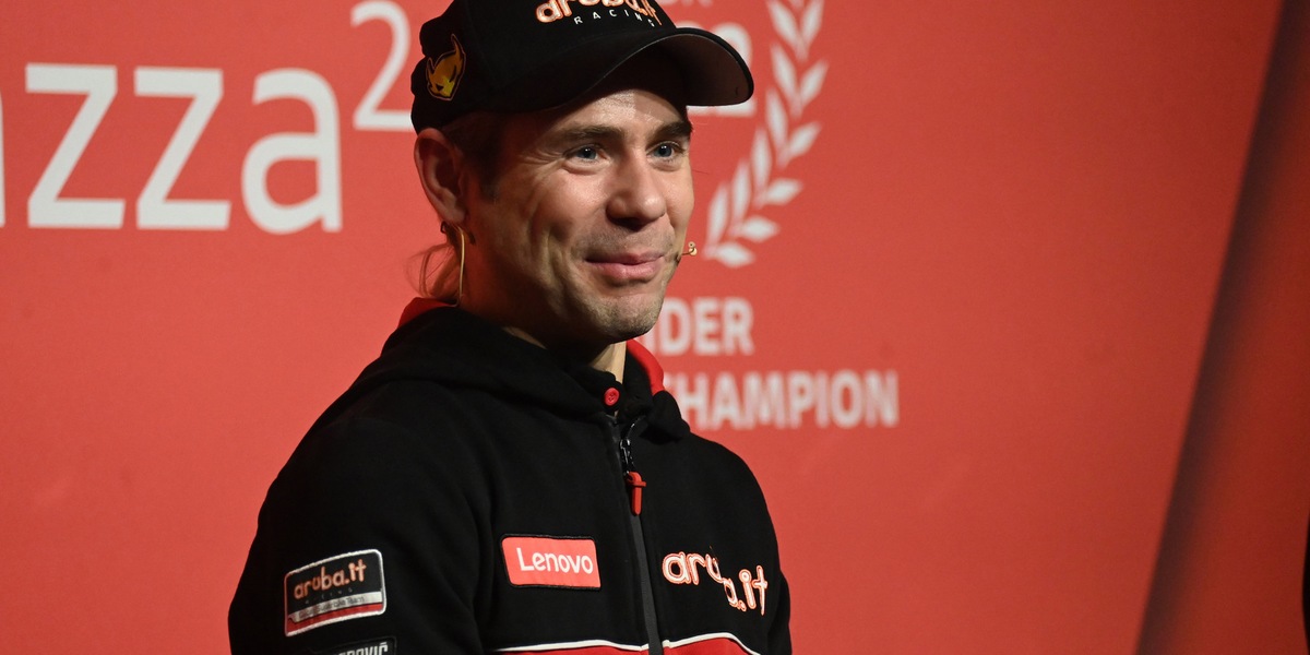 Superbike Ducati, Bautista: l'1 del campione o il 19? Lui chiede ai fan