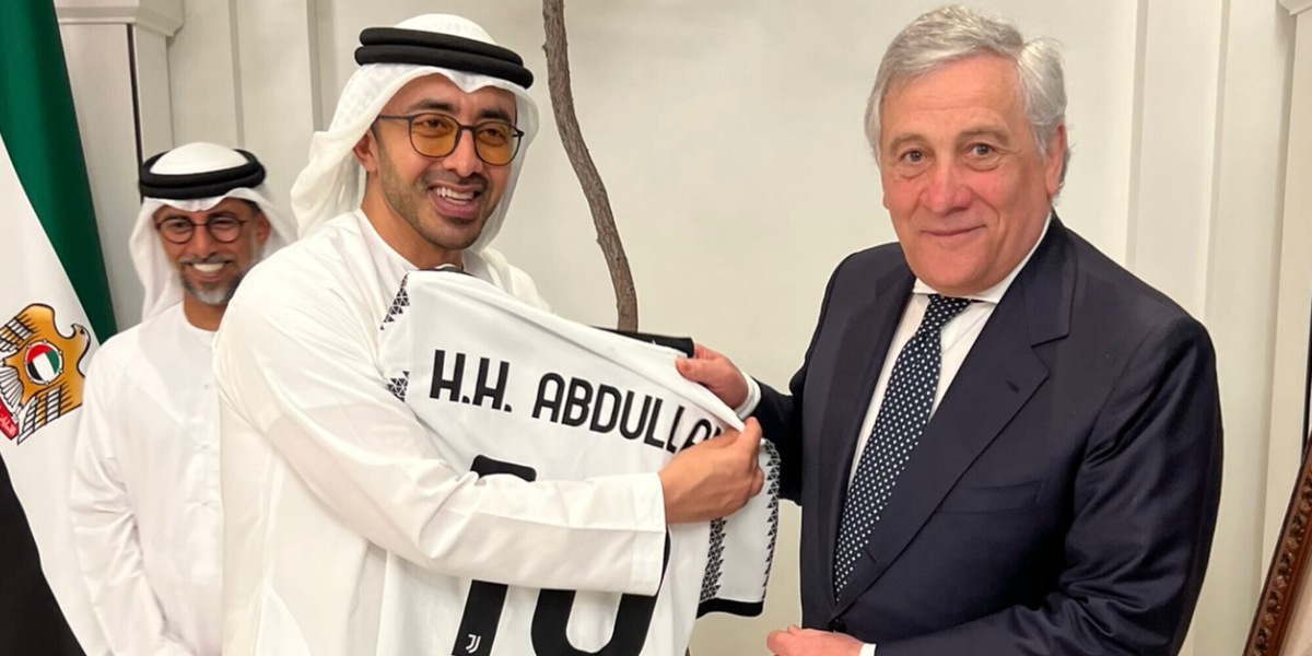 La 10 della Juve tra Emirati Arabi e Italia: il regalo di Tajani a Bin Zayed