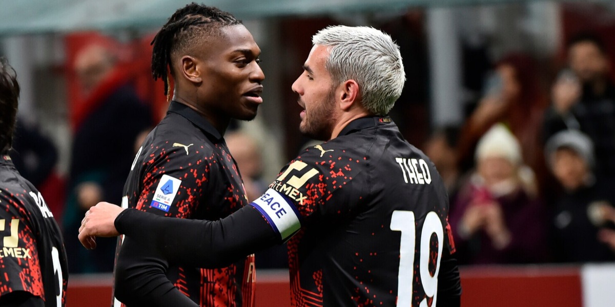 Milan, Leao difende Theo Hernandez dagli insulti social