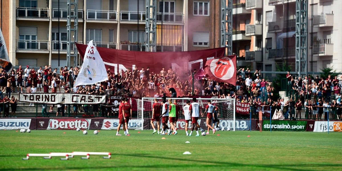 Toro al Filadelfia: entusiasmo per la squadra, contestazione per Cairo