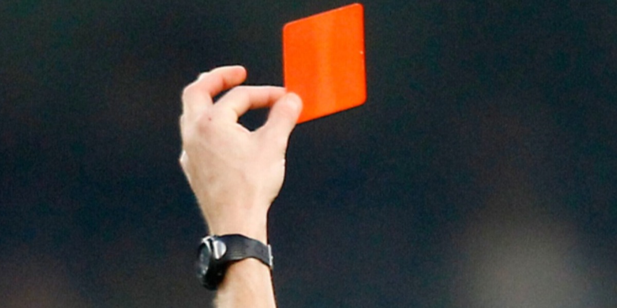 Sylvester, l’arbitro che si espulse da solo