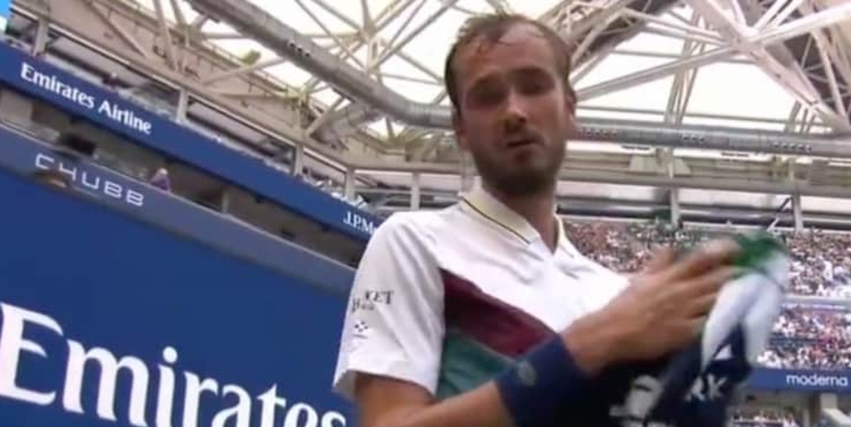 Medvedev, frase macabra agli Us Open: "Qualcuno morirà". Il motivo