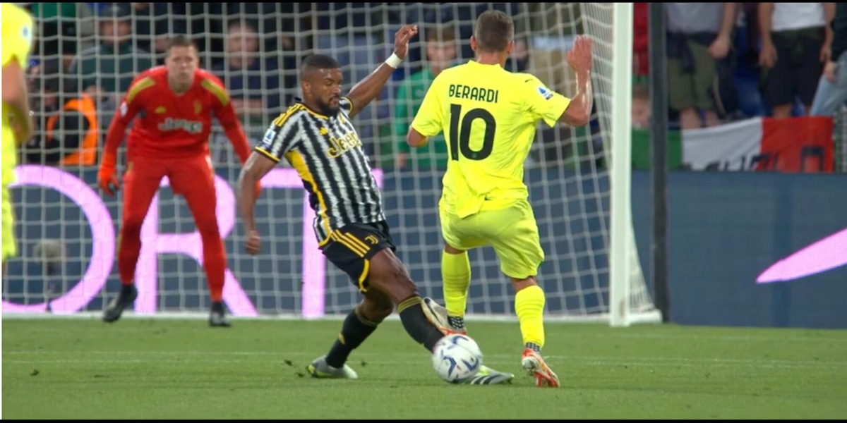 Colombo stecca, Berardi da rosso: Sassuolo-Juve, fischia CalVARese