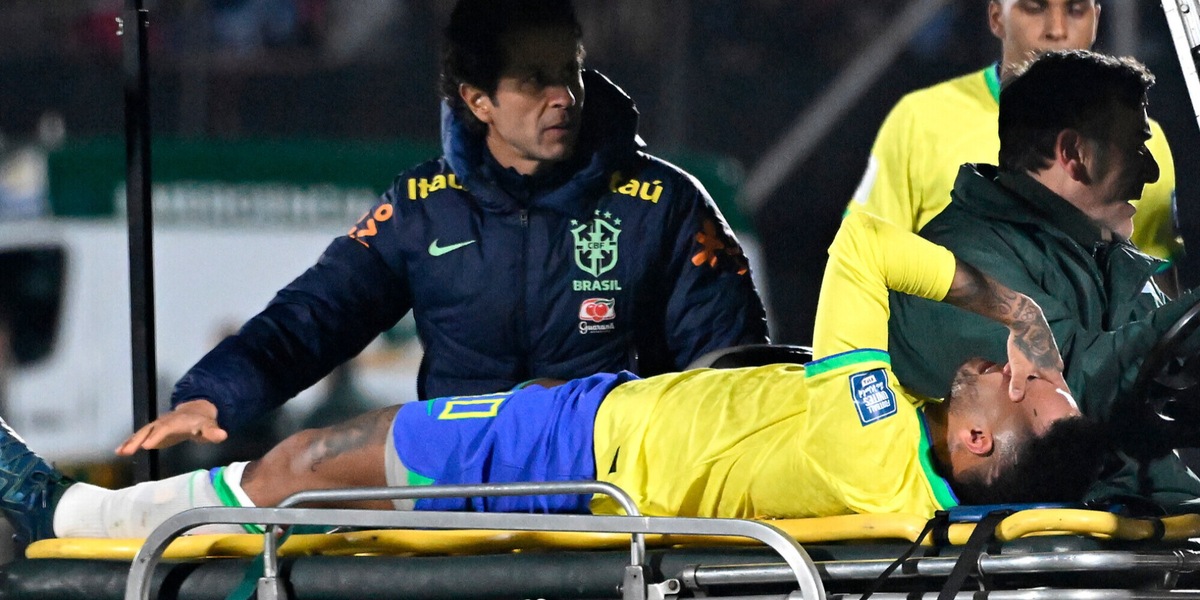 Infortunio Neymar, crociato ko e sfogo social: "Momento peggiore di sempre"