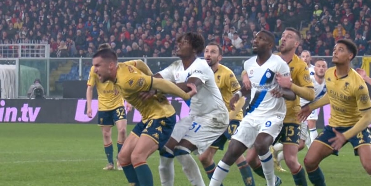 Genoa-Inter, CalVARese: Doveri stecca, il gol di Arnautovic da annullare