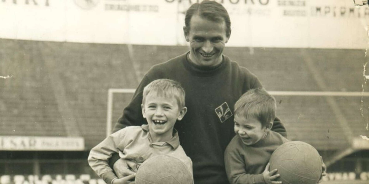 Hamrin, l'Avvocato e Pelé: un romanzo di dribbling e gol