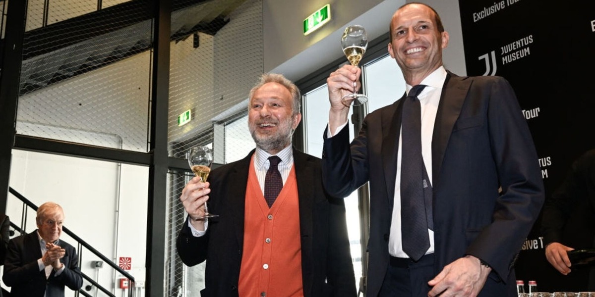 Allegri brinda con il mondo Juve: “Nuove sfide davanti a noi”