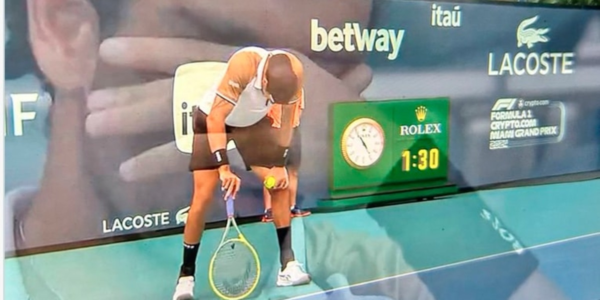 Berrettini, paura a Miami: si regge alla racchetta, barcolla e rischia di svenire