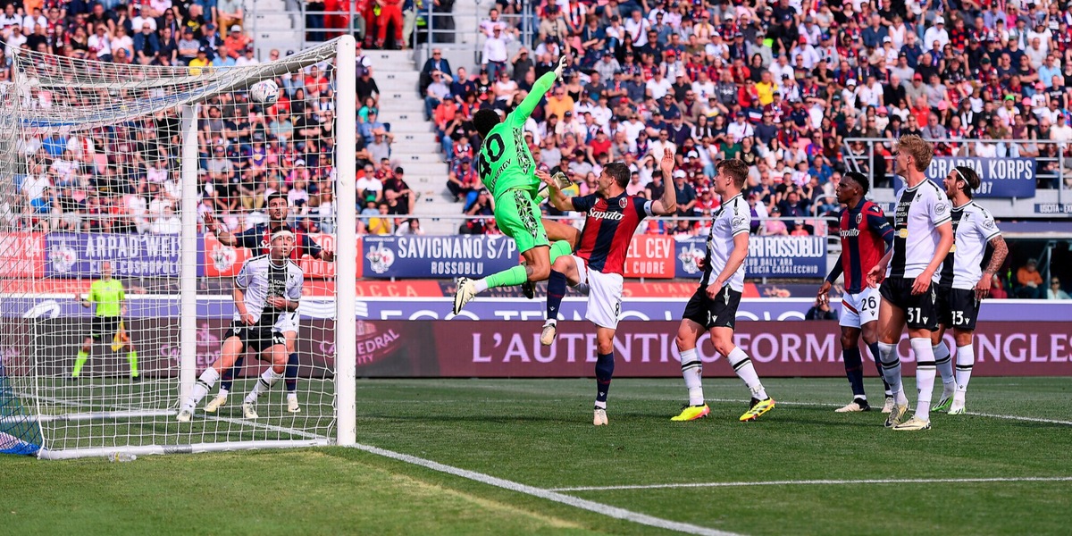 La Juve resta terza, il Bologna fallisce l'aggancio: Cannavaro sfiora il colpo