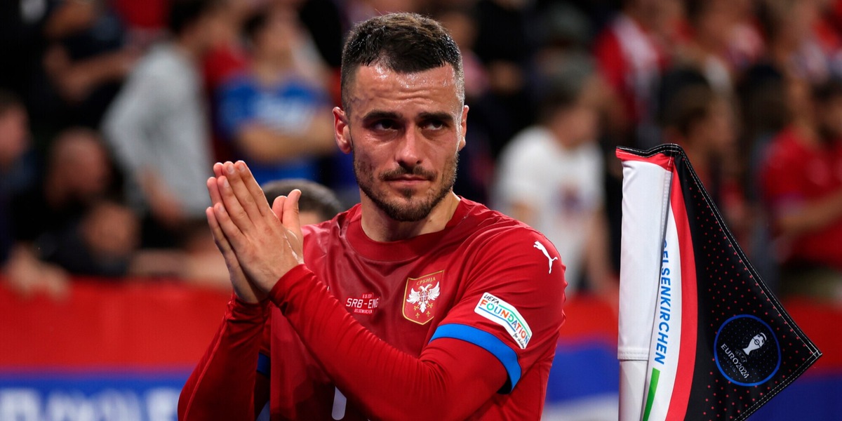 Kostic, arriva il verdetto: quanto resta fuori per l'infortunio al ginocchio