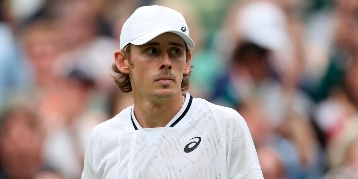 De Minaur, infortunio come Sinner: Djokovic vola in semifinale a Wimbledon