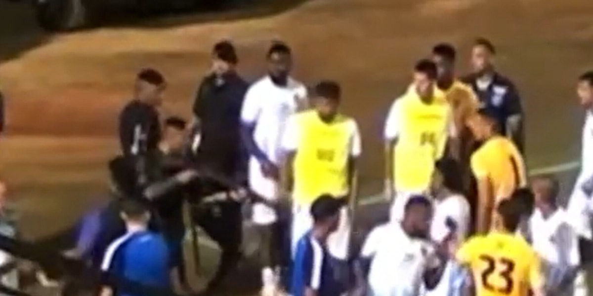 Brasile shock: poliziotto spara al portiere durante una rissa in campo