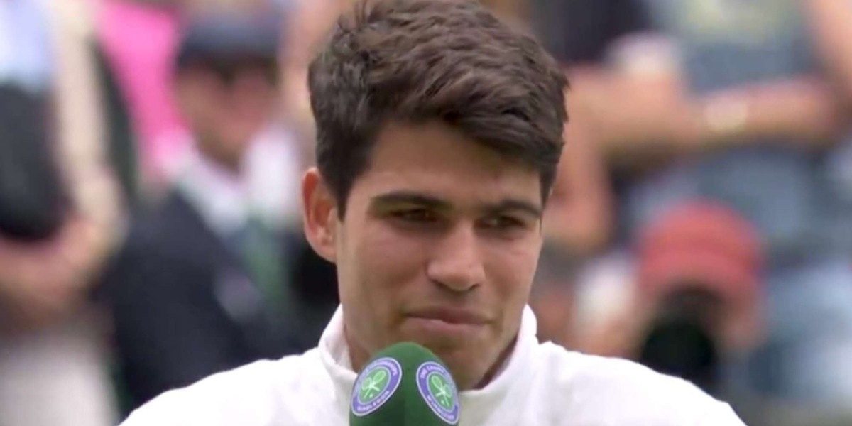 Alcaraz trolla gli inglesi, fischi e buu a Wimbledon: “Ma non ho detto che…”