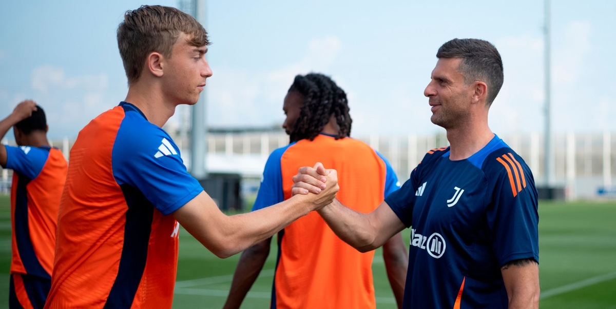 Le due strade di Huijsen. Mercato Juve: altra operazione alla De Winter?