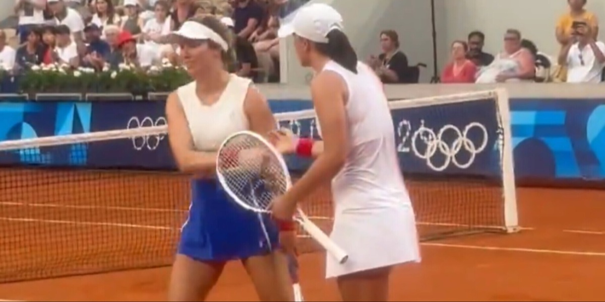 Collins-Swiatek, volano stracci a Parigi: “Non ho bisogno delle tue falsità”
