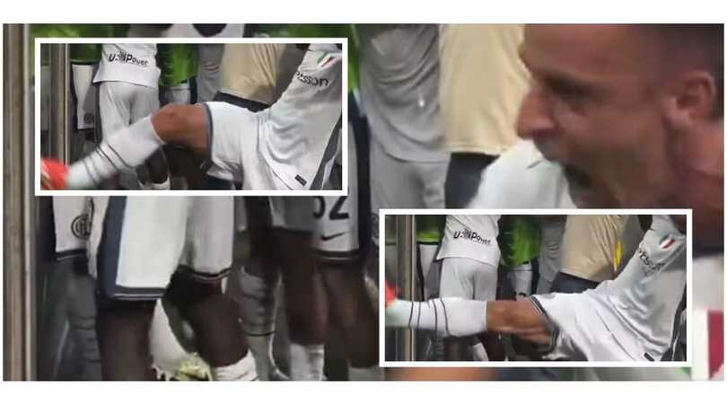 Frattesi, esultanza fuori controllo: calci furiosi alle barriere dello stadio