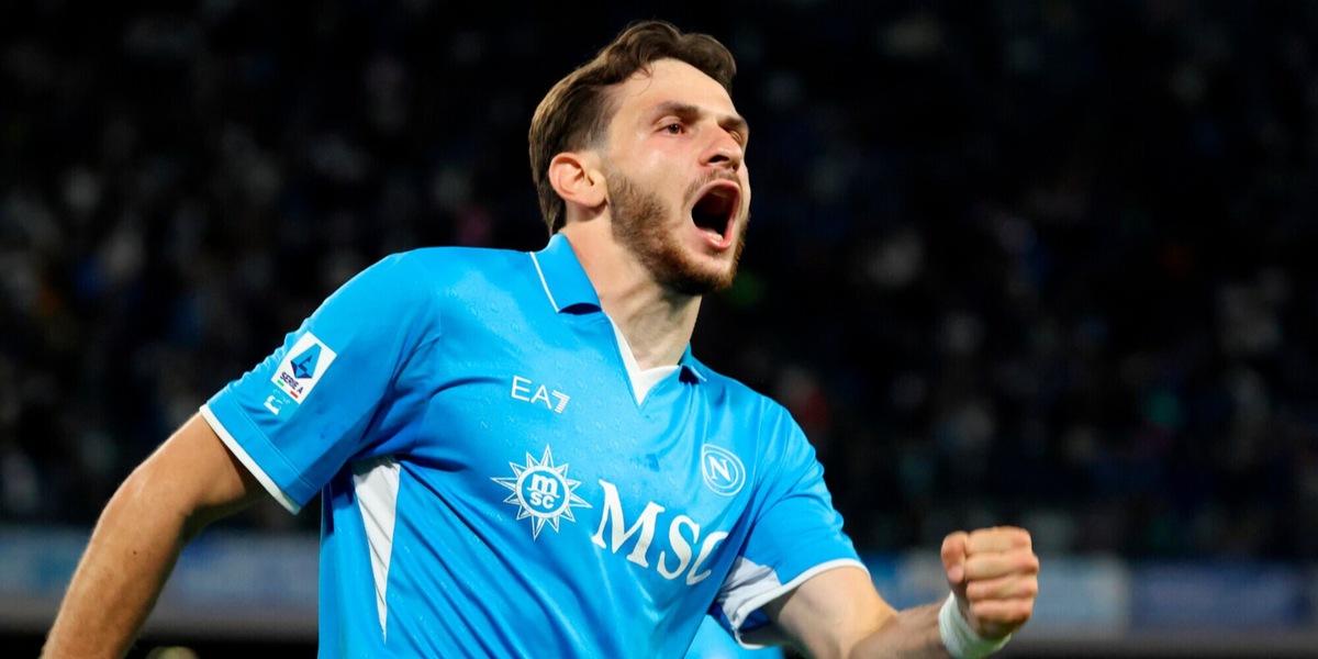 Kvaratskhelia: "Sogno la Champions con il Napoli, Conte tra i migliori"