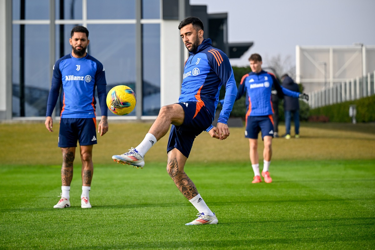 Gatti a pezzi, Douglas Luiz sorride al mercato: Motta sfianca la Juve