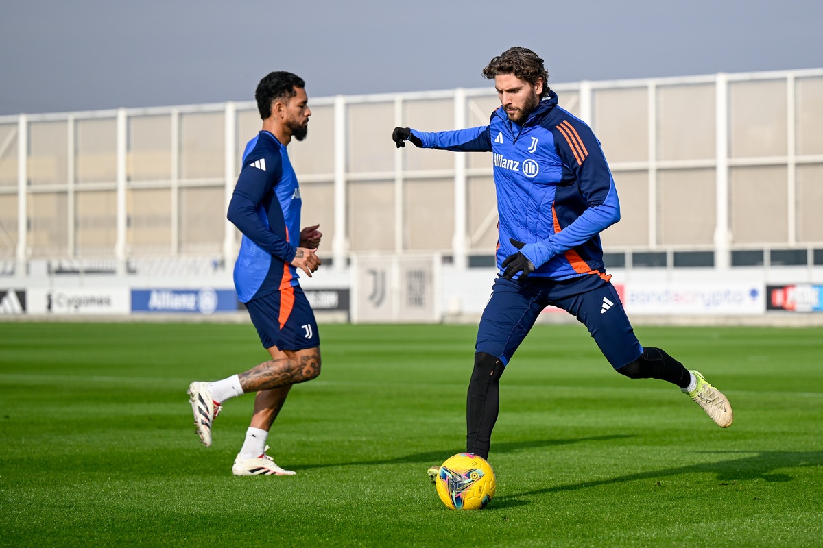 Gatti a pezzi, Douglas Luiz sorride al mercato: Motta sfianca la Juve