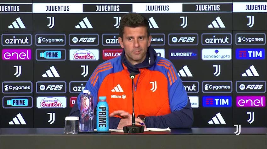Thiago Motta stuzzica il giornalista: "C'è qualcosa di positivo nella domanda?"