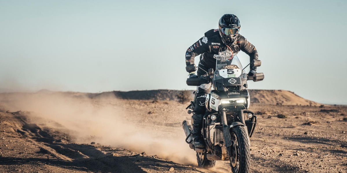 Joan Pedrero top 10 dell'Africa Eco Race 2025 su Harley-Davidson Pan America 1250