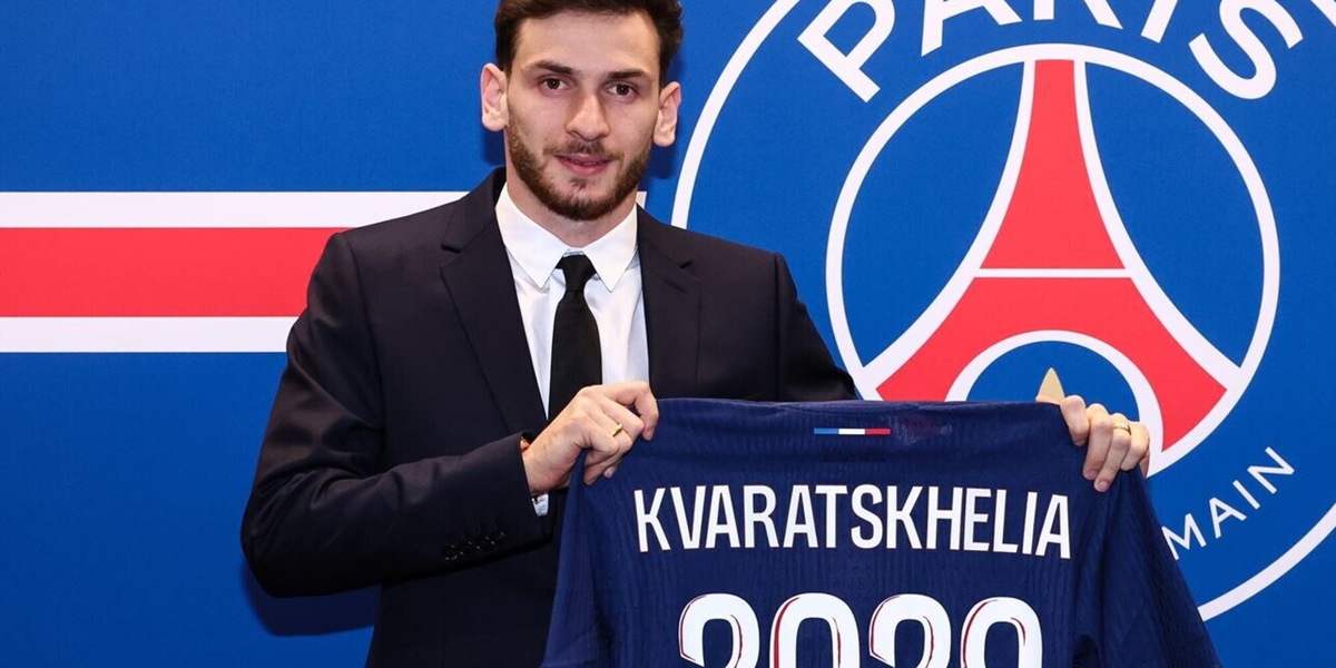 Kvaratskhelia-Psg, ufficiale: “Non vedo l’ora di indossare questi colori”