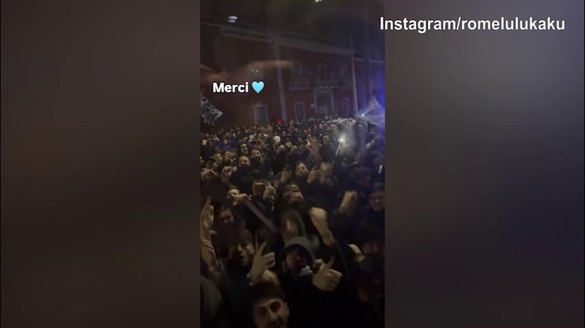 Napoli, entusiasmo incredibile per il rientro della squadra: Lukaku riprende la scena