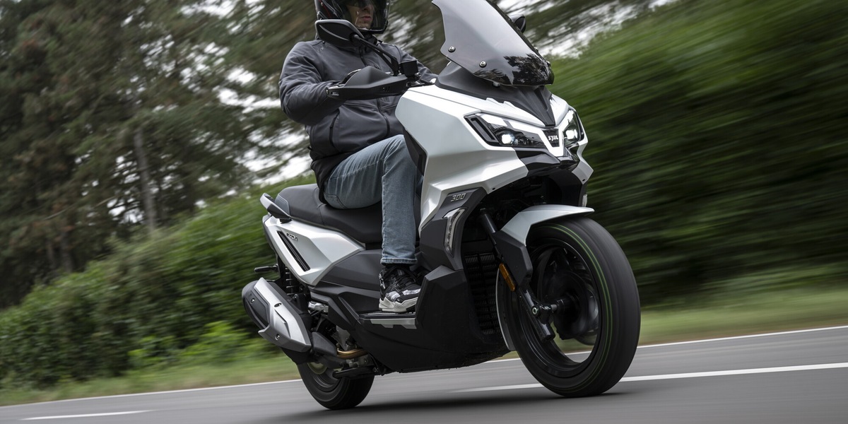 SYM ADX 300: avventure urbane e non solo