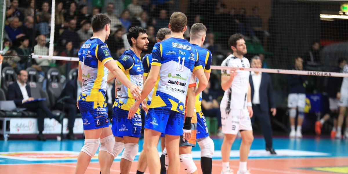 Cuneo combatte, ma Siena chiude i finali di set