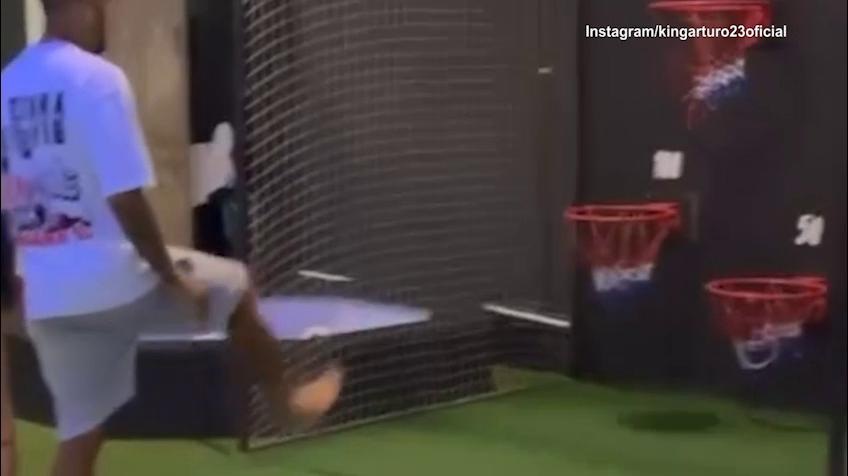 Vidal che tocco, numero da applausi in sala giochi